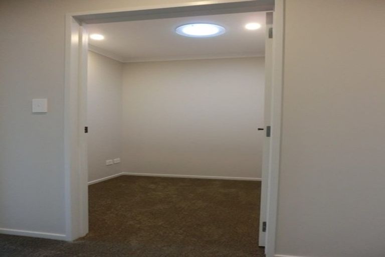 Photo of property in 8/66 Swanson Road, Henderson, Auckland, 0610