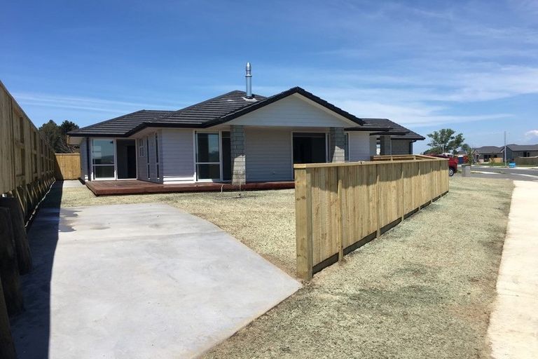 Photo of property in 1 Saddlers Way, Papamoa, 3118