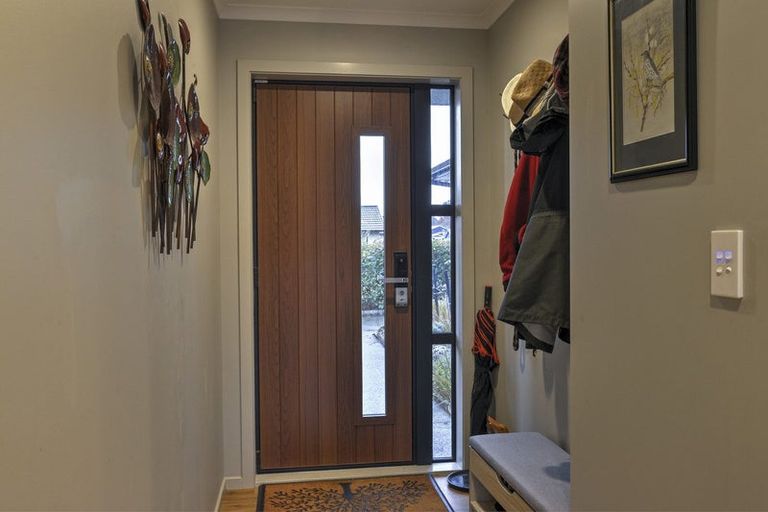 Photo of property in 2 Devon Lane, Carterton, 5713