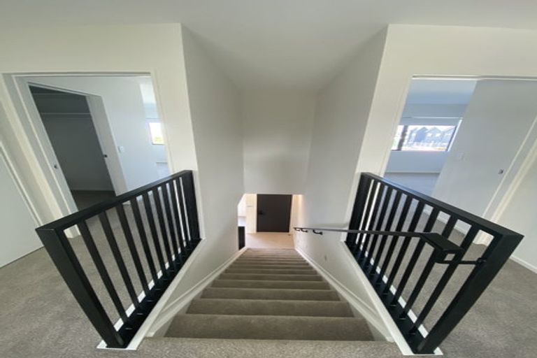 Photo of property in 2 Port Way, Rosehill, Papakura, 2113