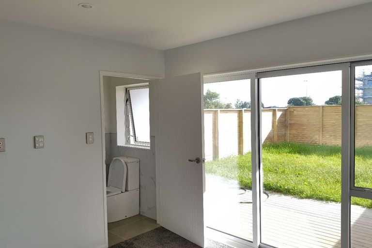 Photo of property in 87 Bordeaux Parade, Te Atatu South, Auckland, 0610