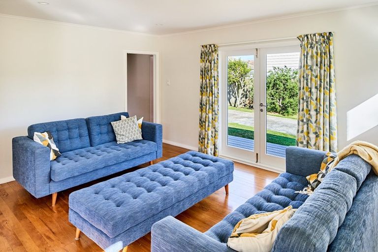 Photo of property in 2 Heather Grove, Fairfield, Lower Hutt, 5011