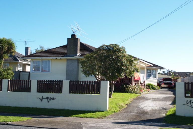 Photo of property in 6 Courtenay Crescent, Mangere East, Auckland, 2024