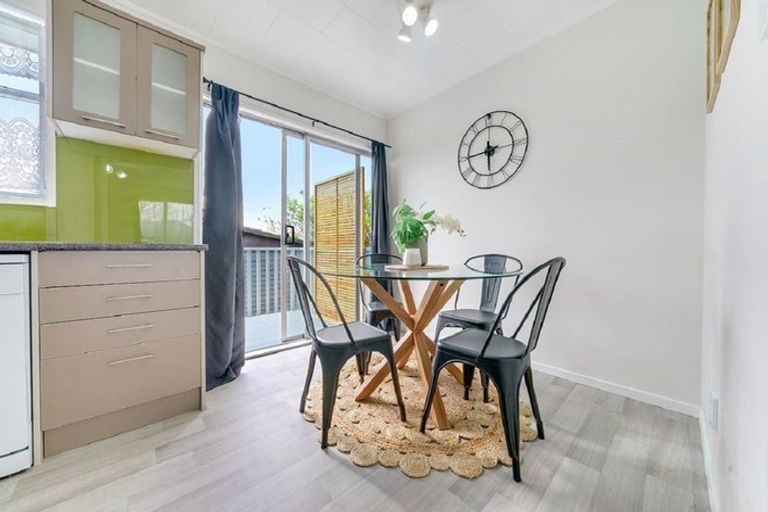 Photo of property in 15 Almay Place, Clover Park, Auckland, 2019