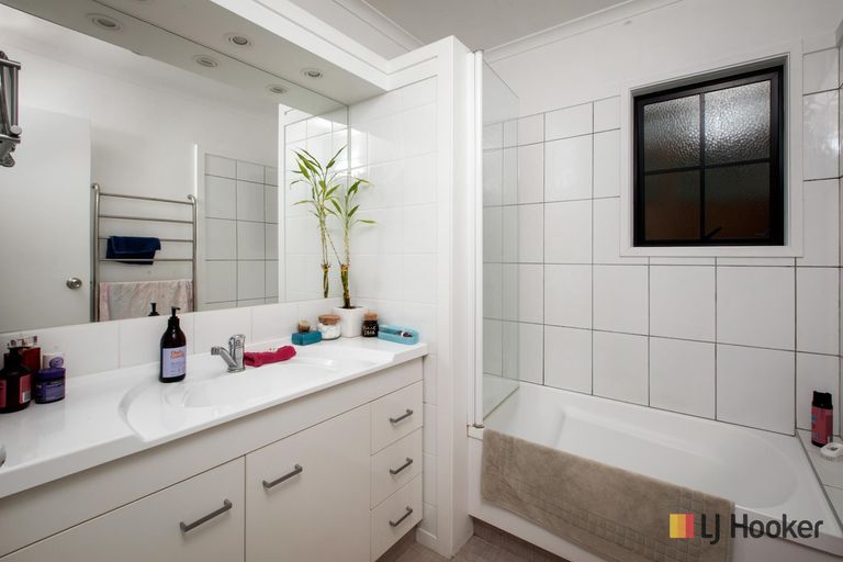 Photo of property in 25 Pohutukawa Drive, Athenree, Katikati, 3177