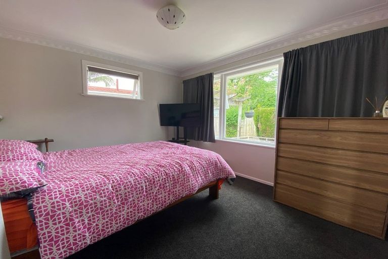 Photo of property in 50 Sylvan Crescent, Te Atatu South, Auckland, 0610
