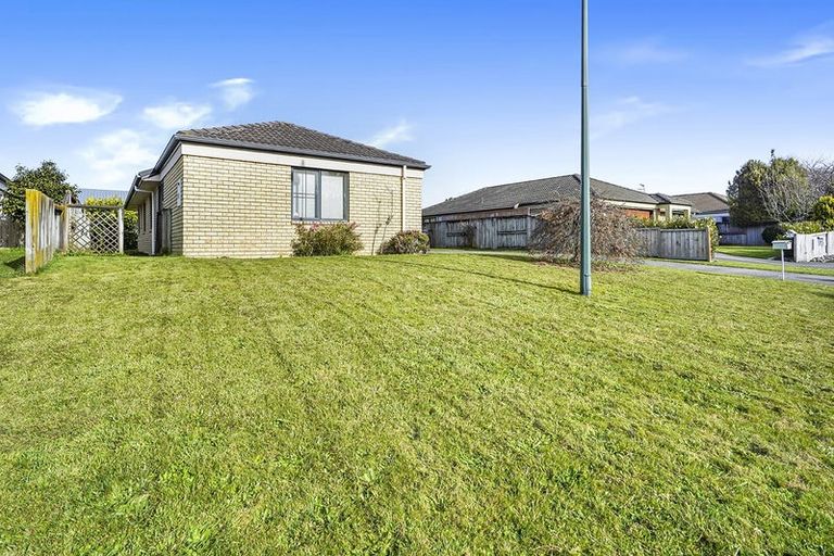 Photo of property in 12 Farnham Close, Rototuna North, Hamilton, 3210