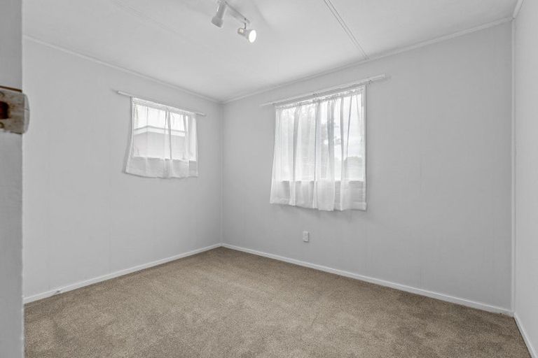 Photo of property in 40 Somerset Crescent, Highbury, Palmerston North, 4412