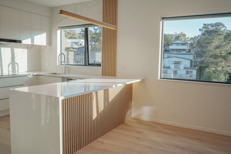 Photo of property in 18a Pavola Grove, Glenfield, Auckland, 0629