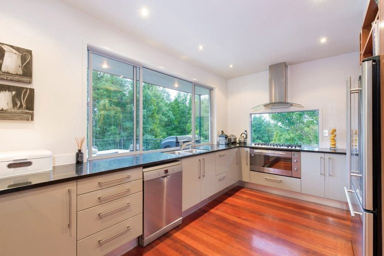 Photo of property in 9 Kahikatea Close, Campbells Bay, Auckland, 0630