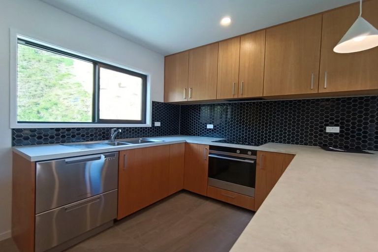 Photo of property in 27 Holystone Road, Whitby, Porirua, 5024