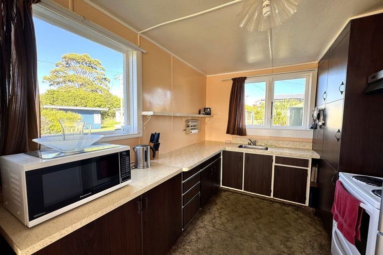 Photo of property in 8 Kowhai Street, Kaka Point, Balclutha, 9271