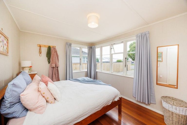 Photo of property in 920 Tremaine Avenue, Roslyn, Palmerston North, 4414