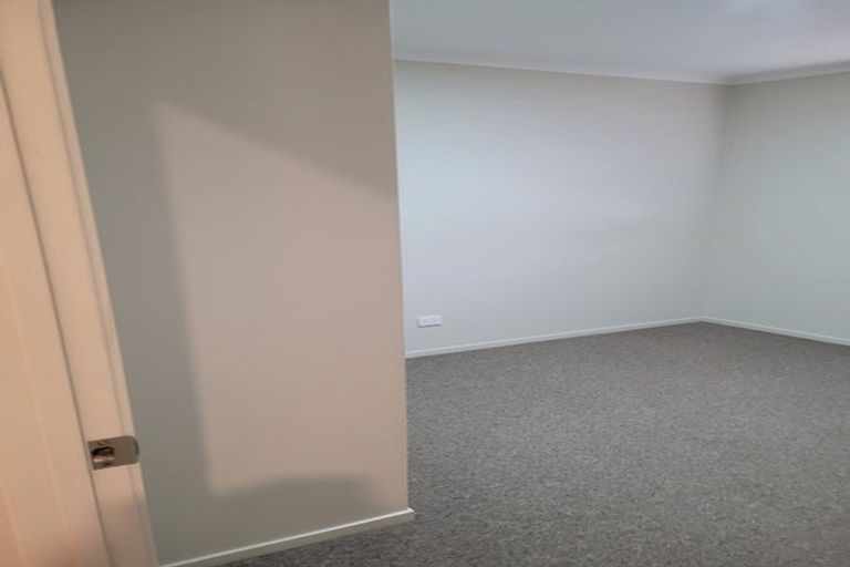 Photo of property in 57b Sabulite Road, Kelston, Auckland, 0602