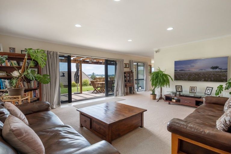 Photo of property in 42 Oteki Park Drive, Welcome Bay, Tauranga, 3112