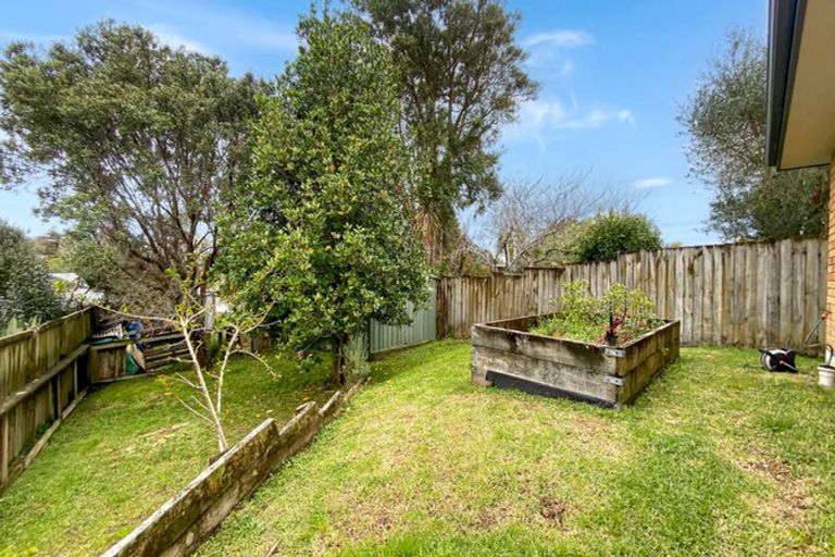 Photo of property in 36a Divich Avenue, Te Atatu South, Auckland, 0610