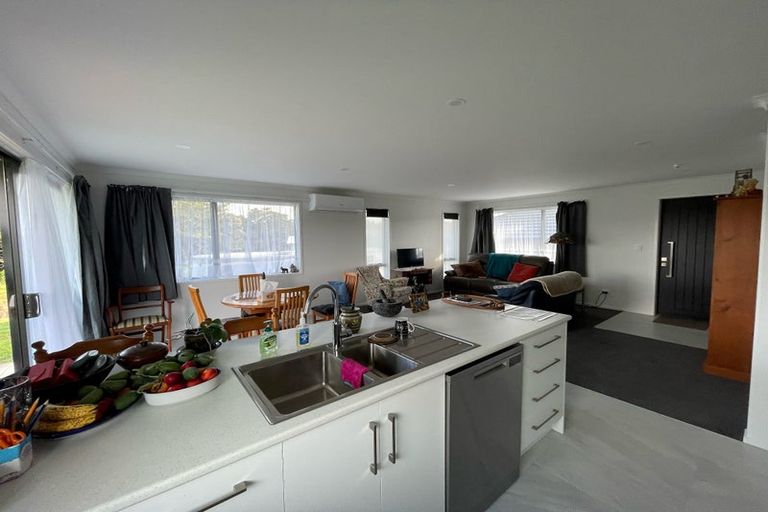 Photo of property in 27 Manaaki Circle, Paparoa, 0571