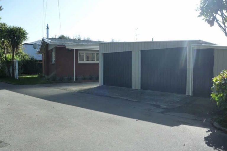 Photo of property in 15 Braithwaite Street, Ilam, Christchurch, 8041