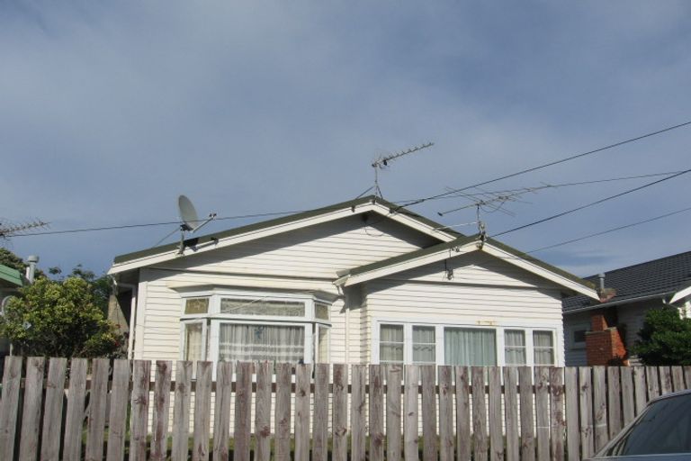 Photo of property in 242 Coutts Street, Rongotai, Wellington, 6022