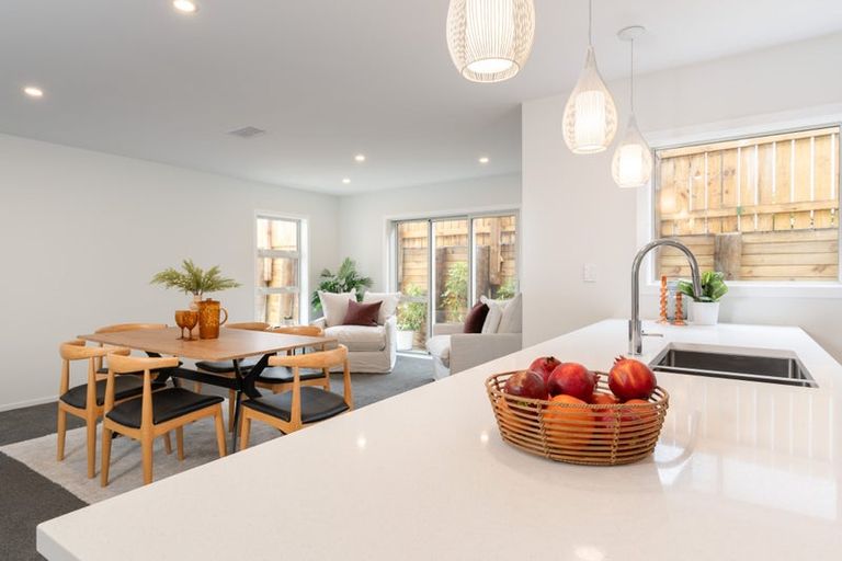 Photo of property in 1 Pine Hill Rise, Glenside, Wellington, 6037