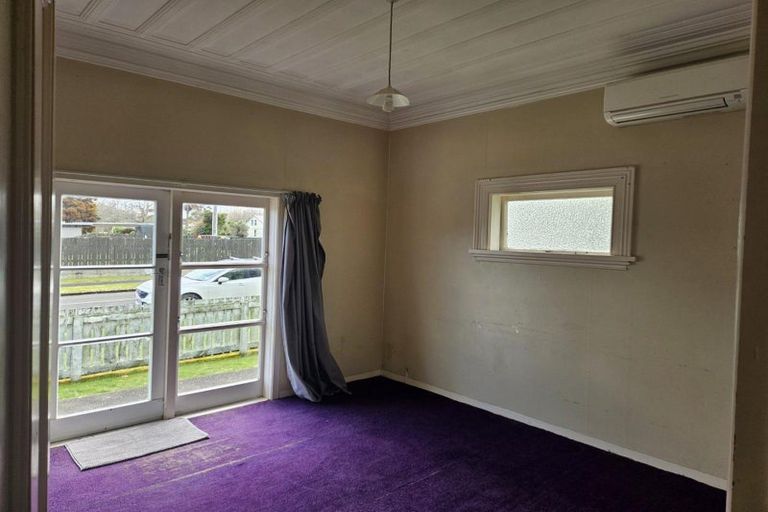 Photo of property in 96 Manawapou Road, Hawera, 4610