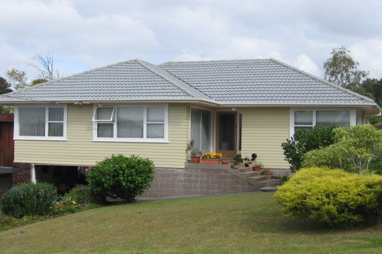 Photo of property in 13 De Val Drive, Titirangi, Auckland, 0604