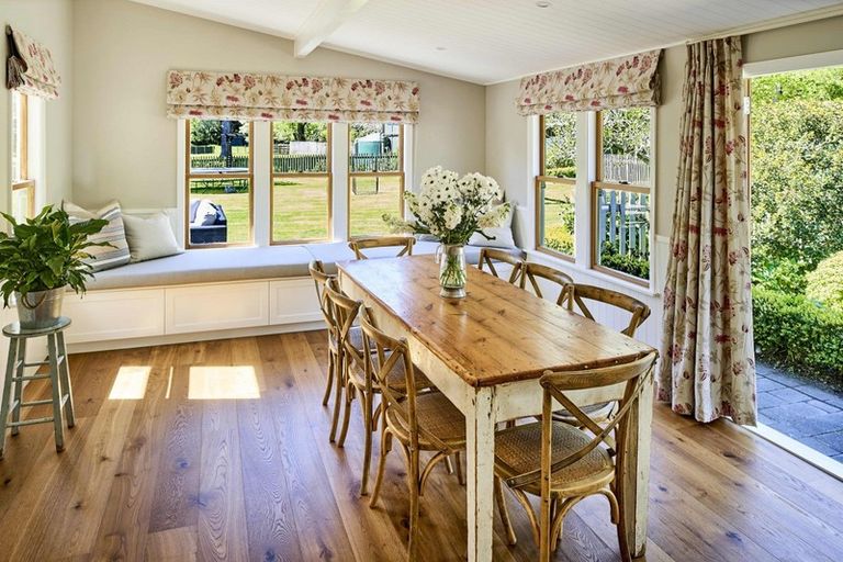 Photo of property in 280 Paekakariki Hill Road, Paekakariki Hill, Porirua, 5381