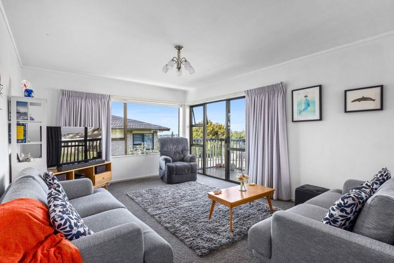 Photo of property in 2/38 Albatross Road, Red Beach, 0932