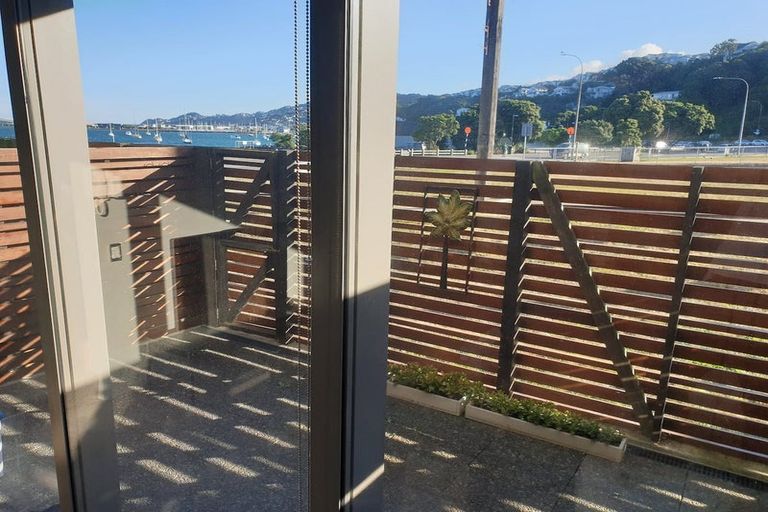 Photo of property in Patent 326 Apartments, 103h/326 Evans Bay Parade, Hataitai, Wellington, 6021