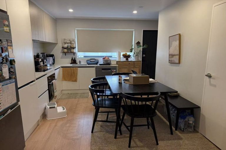 Photo of property in 34 Huri Street, Mangere Bridge, Auckland, 2022