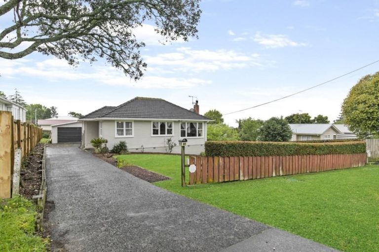 Photo of property in 14 Fairclough Road, Beach Haven, Auckland, 0626