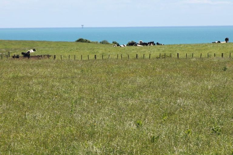 Photo of property in 787 Main North Road, Motunui, Waitara, 4383