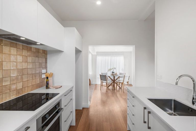 Photo of property in 1/27 Prossers Road, Saint Martins, Christchurch, 8022