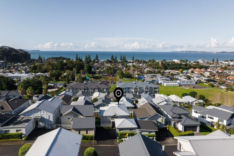 Photo of property in 18 Panorama Heights, Orewa, 0931