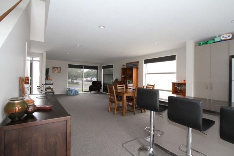 Photo of property in 30 Phar Lap Crescent, Takanini, 2112