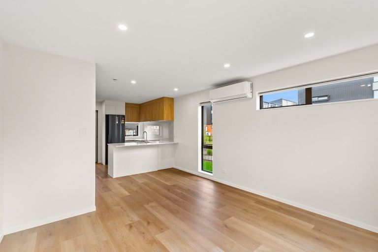 Photo of property in 10/60 Selo Street, Glen Eden, Auckland, 0602