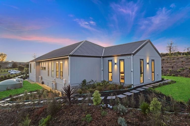 Photo of property in 6 Peet Row, Pokeno, 2471