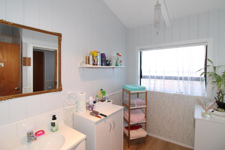 Photo of property in 5a Clifton Avenue, Carterton, 5713