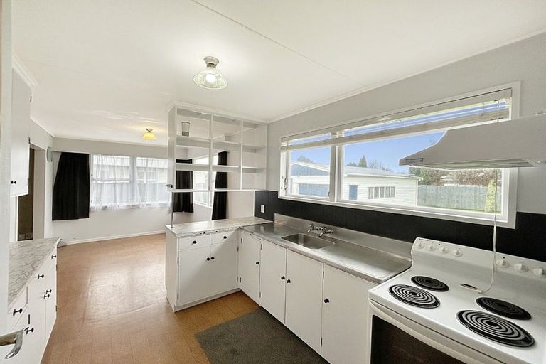 Photo of property in 31 Abraham Crescent, Milson, Palmerston North, 4414