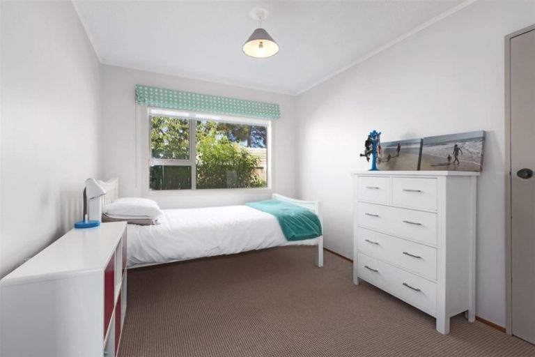 Photo of property in 18 Airlie Road, Plimmerton, Porirua, 5026