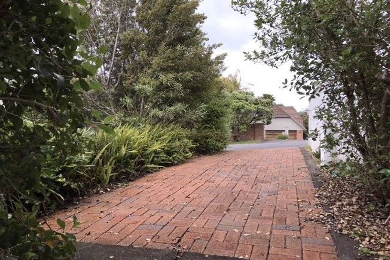 Photo of property in 25 Ngahere Views, Orewa, 0931