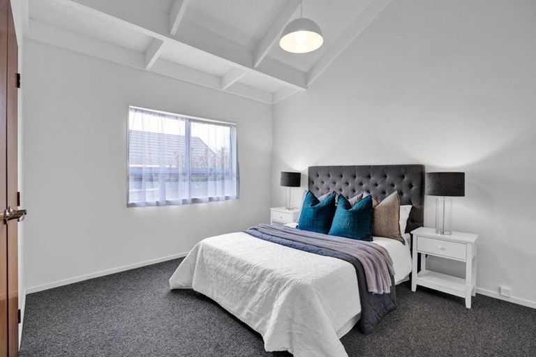 Photo of property in 2/19 Kenmore Street, Westown, New Plymouth, 4310