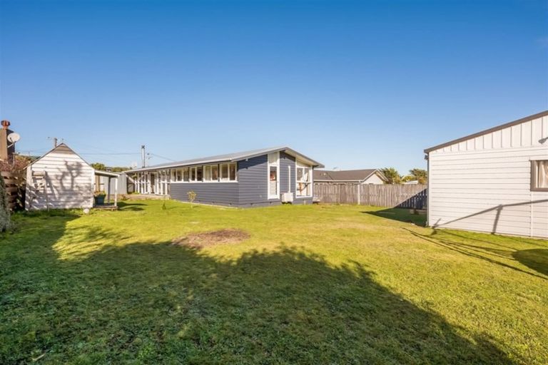 Photo of property in 3 Wilson Grove, Normandale, Lower Hutt, 5010
