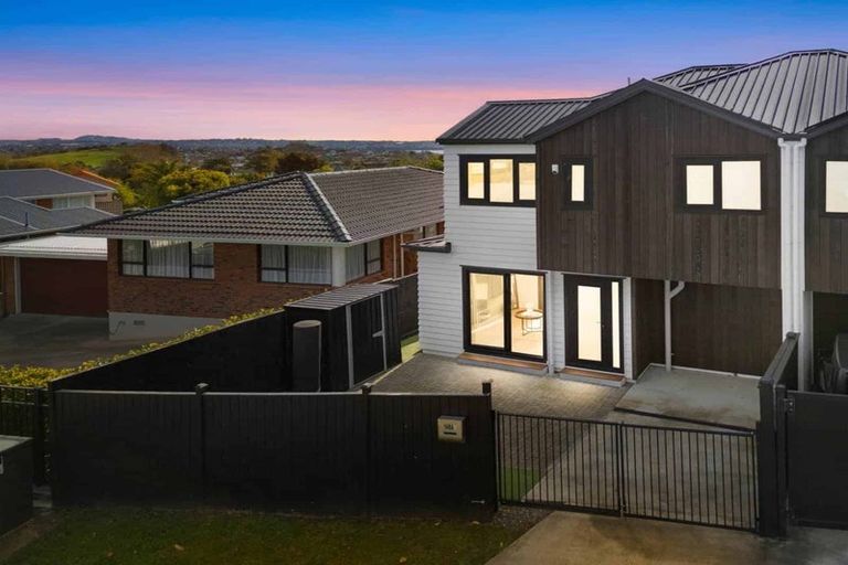 Photo of property in 148a Hutchinsons Road, Bucklands Beach, Auckland, 2014