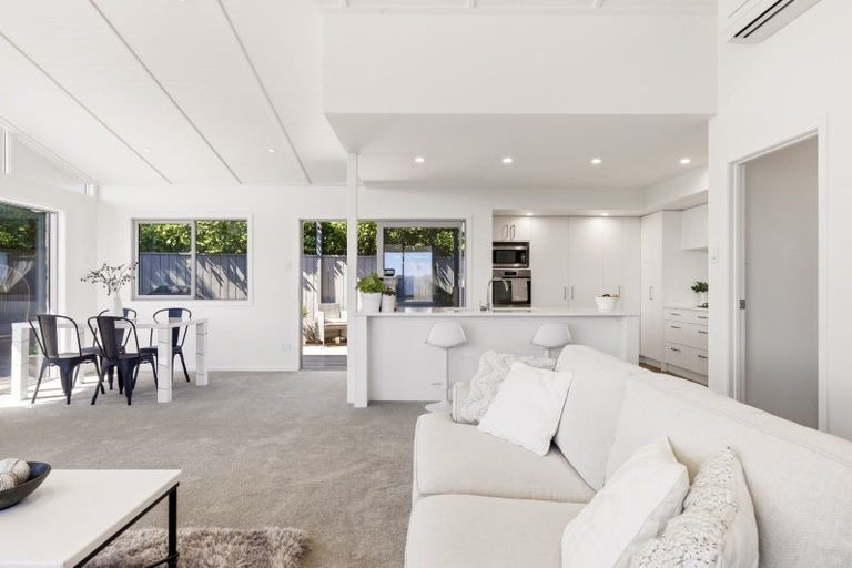 Photo of property in 15 Beachman Grove, Hilltop, Taupo, 3330