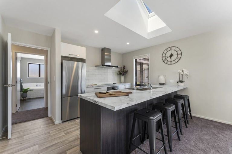 Photo of property in 2 Travertine Street, Cromwell, 9310