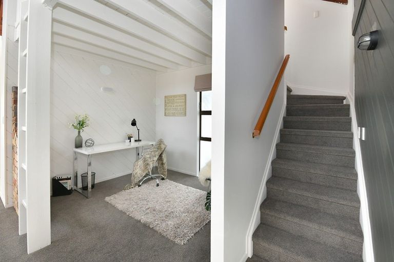 Photo of property in 159 Whangaparaoa Road, Red Beach, 0932