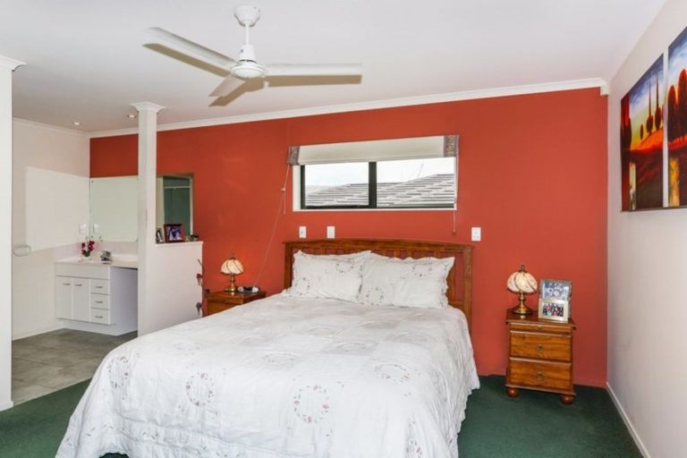 Photo of property in 16 Warriston Avenue, Waiuku, 2123