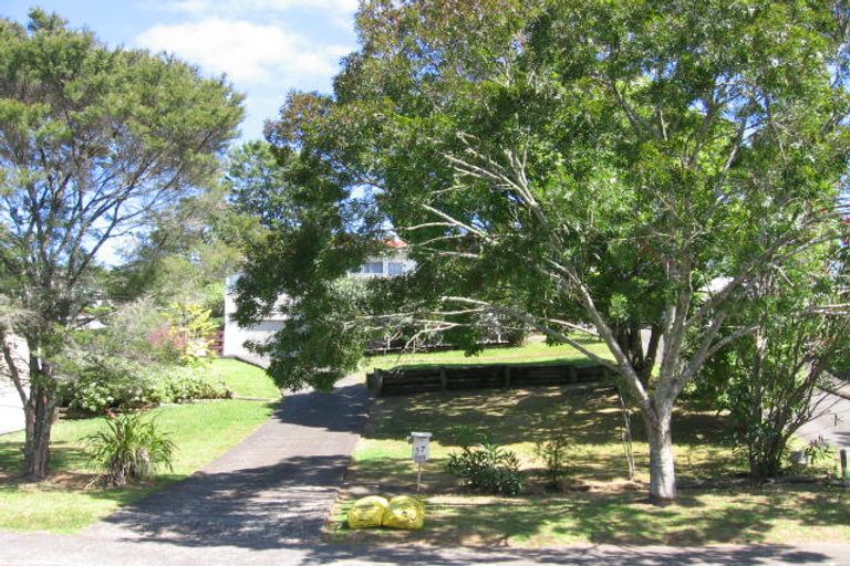 Photo of property in 57 Vandeleur Avenue, Birkdale, Auckland, 0626