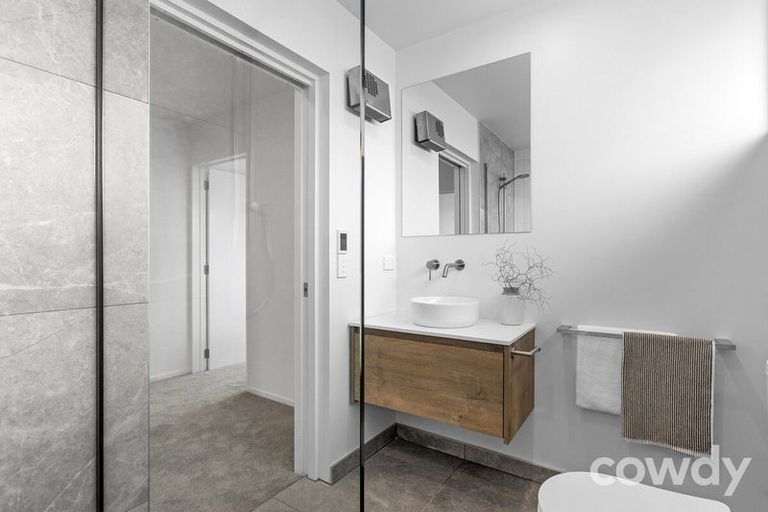 Photo of property in 2/93 Hills Road, Edgeware, Christchurch, 8013